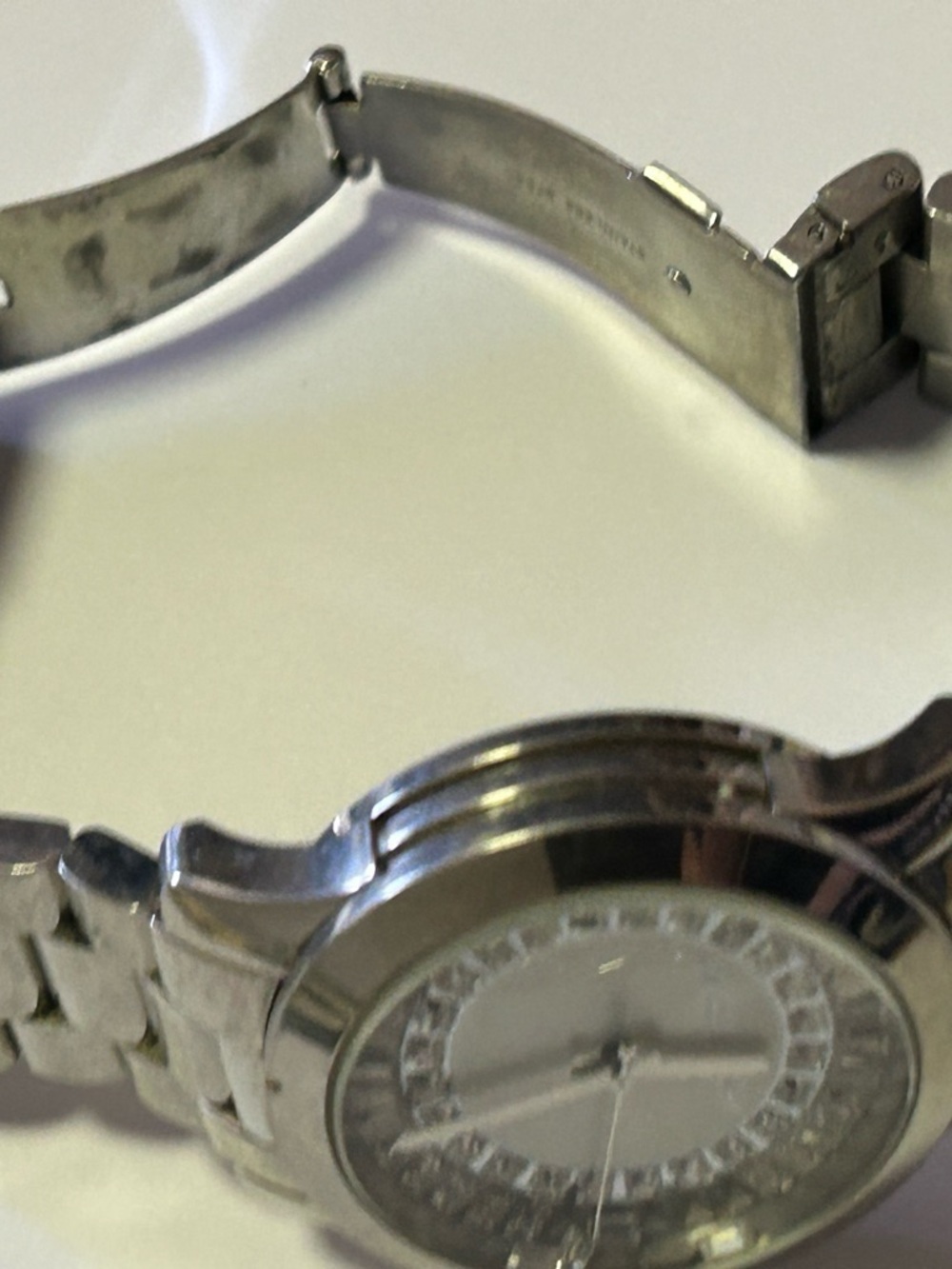 Michael Kors Silver Crystal-Accent Women's Watch with Clear Stones - Picture 4 of 7